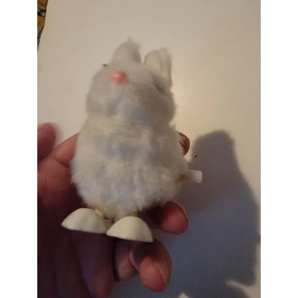 Vintage TOMY Wind Up Toy Fuzzy Bunny Rabbit Taiwan 3